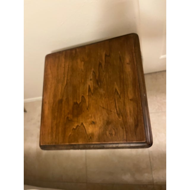 This is a vintage French Provincial style accent end table featuring a classic two-tone refinished design. Key Features &...