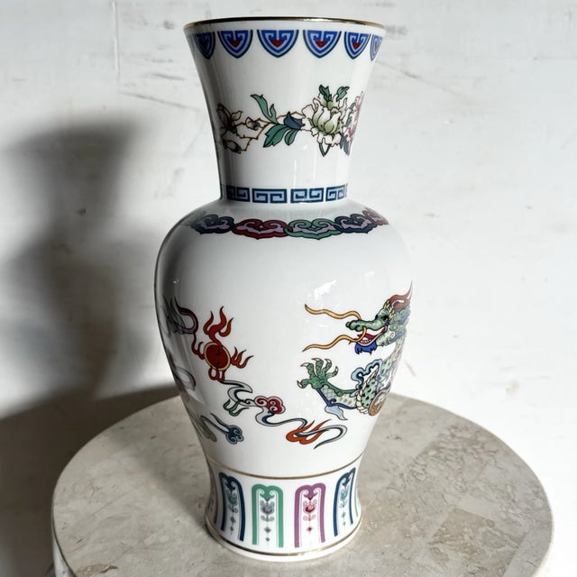 1985 Franklin Mint Porcelain Vase “The Dance of the Celestial Dragon” For Sale In West Palm - Image 6 of 6