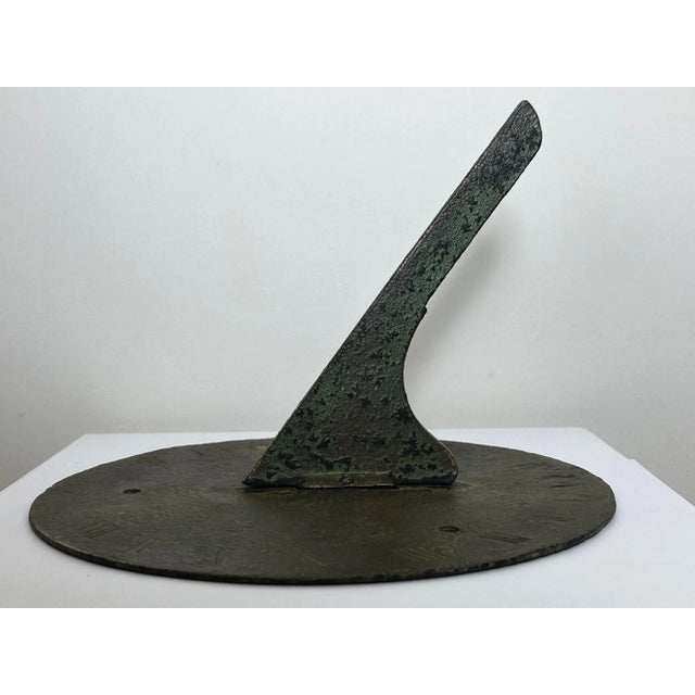 English Early 19th Century English Georgian Bronze Round Sundial Top With Gnomon Outdoor Garden Ornament With Verdig For Sale - Image 3 of 11