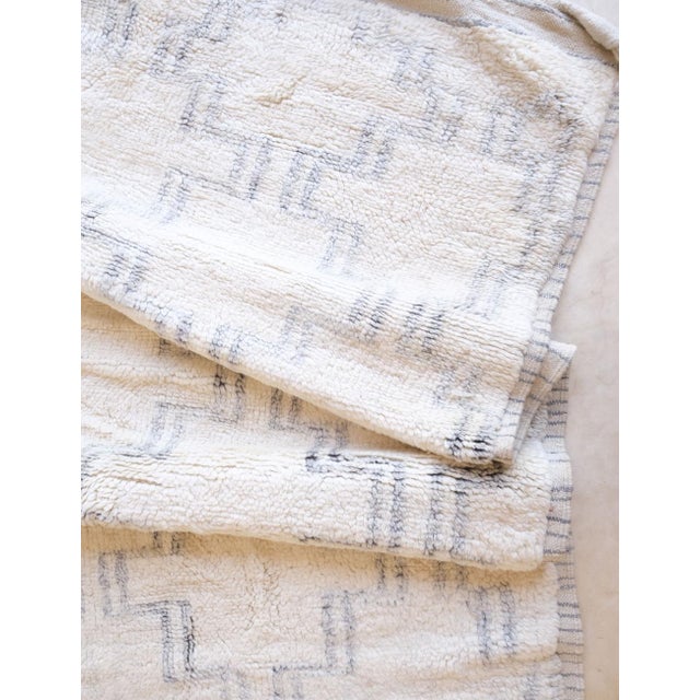 Textile White Moroccan Mrirt Rug - 10 X 6.8 Ft For Sale - Image 7 of 8
