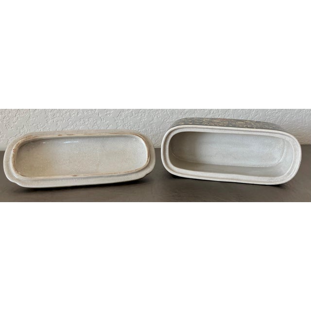 Circa 1965/1975 Chinoiserie Earthenware Trinket Box With Brass Strawberry-Shaped Finial, Hong Kong For Sale - Image 10 of 18