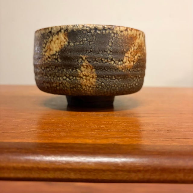 Japanese Japanese Studio Pottery Chawan Matcha Tea Bowl in Original Tomobako Box For Sale - Image 3 of 16