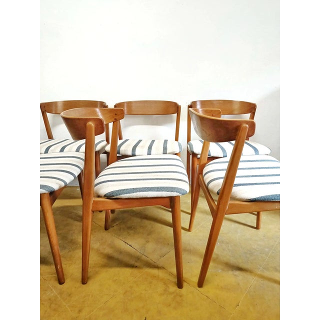 Mid-Century Modern Vintage Danish No. 26 Chairs with Striped Upholstery from Farstrup, 1950s, Set of 6 For Sale - Image 3 of 6