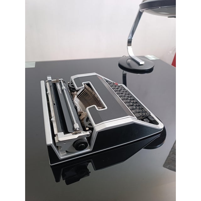 1960s Lettera Dl Typewriter by Ettore Sottsass for Olivetti, 1965 For Sale - Image 5 of 18