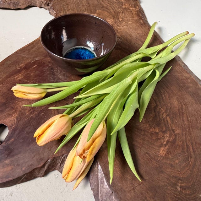 Contemporary Japanese Tenmoku Style Matcha Chawan with Blue Crystalline Mirror Pool, 1970s For Sale - Image 3 of 9