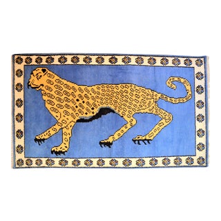 1980s Vintage Turkish Leopard Hunting Design Rug- 3′ × 5′ For Sale