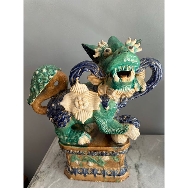 Pair of Early 20th Century Sancai Chinoiserie Glazed Terra Cotta Foo Dogs For Sale - Image 4 of 10