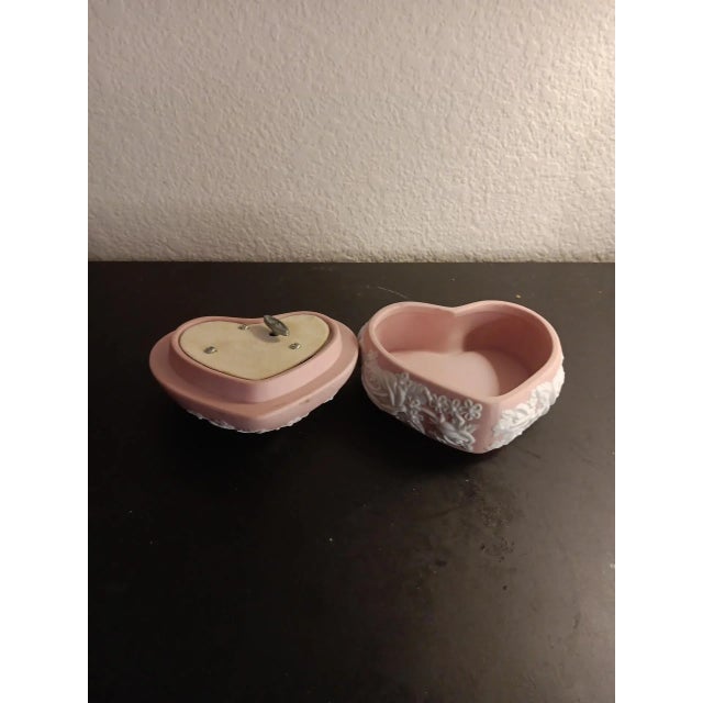1980s San Francisco Music Comp Ornate Pink Jasperware Heart Trinket Box For Sale In Dallas - Image 6 of 7