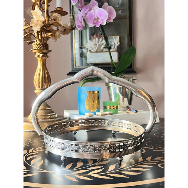 This is a beautiful antique Continental silver (.800 silver) pie plate holder / pie server basket in a lovely daisy design...