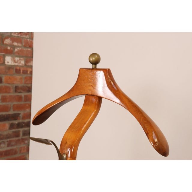 Wood Sculptural Italian Modernist Beech and Brass Valet by Fratelli Reguitti For Sale - Image 7 of 18