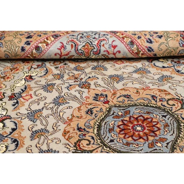 Moud Floral Rug in Virgin Wool For Sale - Image 10 of 11