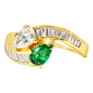 Late 20th Century Size 7.25 18K Yellow Gold Emerald and Diamond Ring For Sale