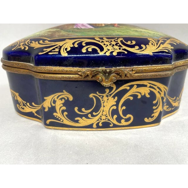 1880 French Sevres Blue Porcelain Gold Gilt Romantic Box For Sale - Image 11 of 15