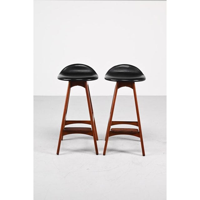 Erik buch od-61 stools produced in the 60’s by o.d. Møbler. Characteristic are the bend seatings made of high quality...