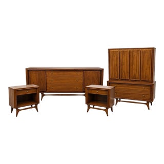 Mid-Century Modern Kent Coffey Insignia 4-Piece Walnut Bedroom Set For Sale