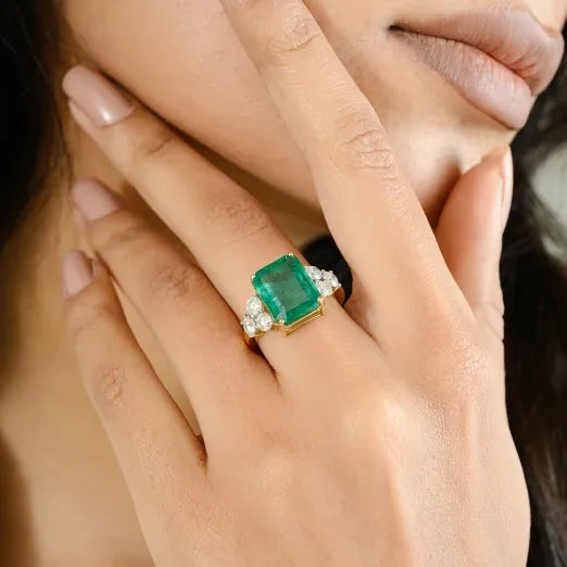 18k Gold Octagon Cut Emerald Cocktail Ring With Real Diamonds Size 6.5 For Sale In New York - Image 6 of 12