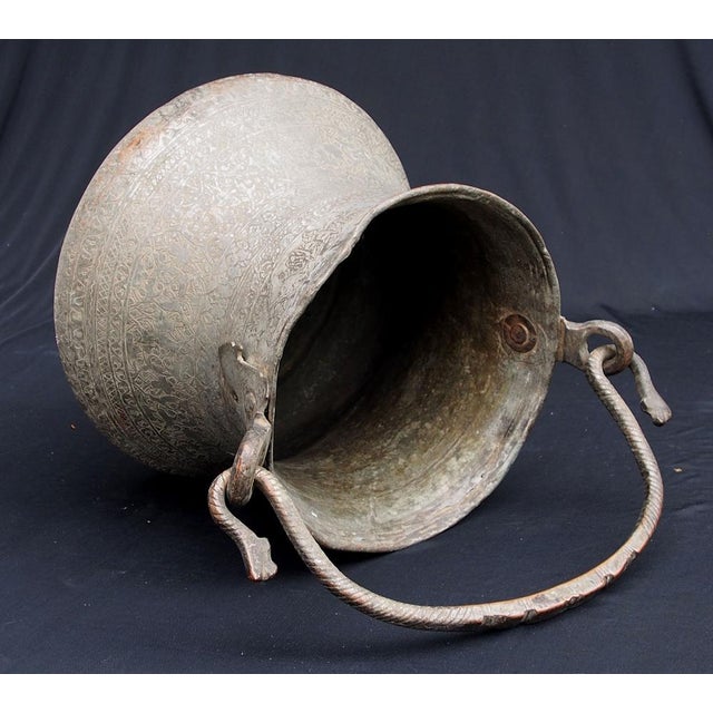 Large Vintage Engraved Islamic Tinned Bucket in Copper, 1920s For Sale - Image 4 of 14