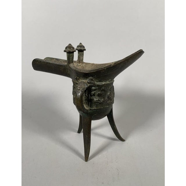 Bronze tripod cup "Jue", China, Ming dynasty (1368-1644) For Sale