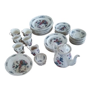 1960s Williamsburg Potpourri by Wedgwood- 54 Pieces For Sale