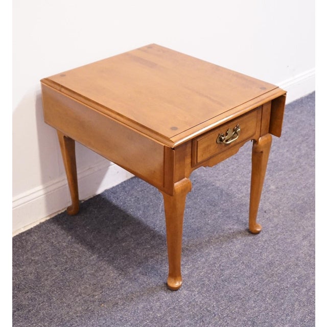 Ethan Allen Ethan Allen Heirloom Nutmeg Maple Colonial Early American 33" Drop Leaf Accent End Table 10-8034 For Sale - Image 4 of 17