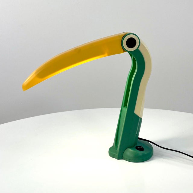 1980s Sea Green & Yellow Toucan Lamp by H.T. Huang for Huanglite, 1980s For Sale - Image 5 of 7