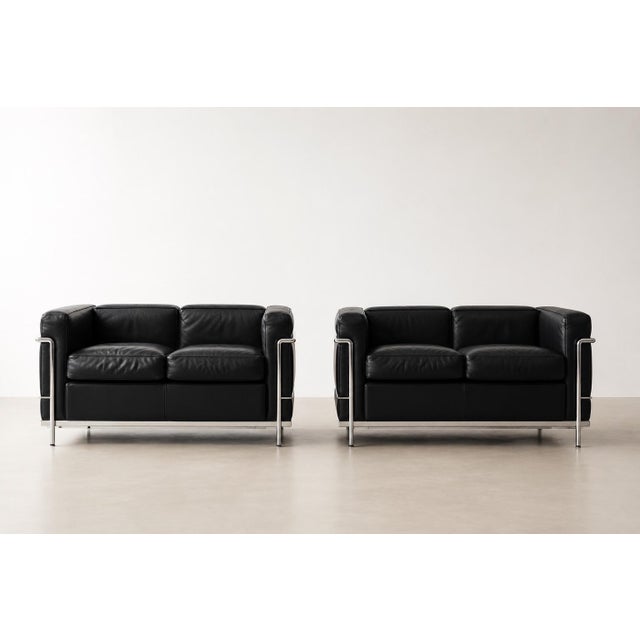 LC2 Two-Seater Sofas by Le Corbusier, Charlotte Perriand & Pierre Jeanneret for Cassina, Set of 2 For Sale - Image 13 of 13