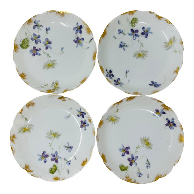 Set of 4 Antique Haviland Limoges Saucers | Schleiger 453d Violets & Daisies Pattern | French Porcelain 1888-1896 For Sale