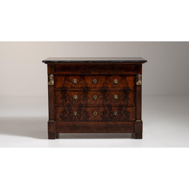 1820-1829 France Rich Mahogany Flame-Veneer Mahogany Chest For Sale - Image 11 of 11