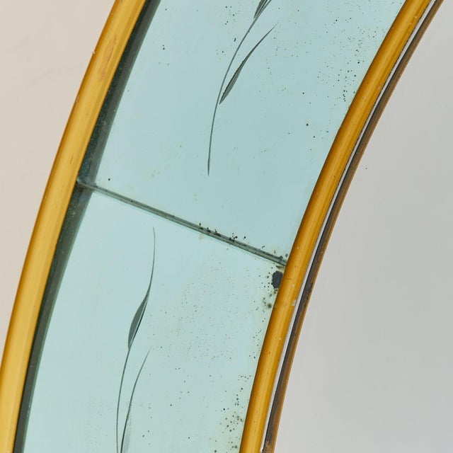 Green Italian Brass + Etched Glass Round Wall Mirror Attributed to Cristal Arte, 1960s For Sale - Image 8 of 10