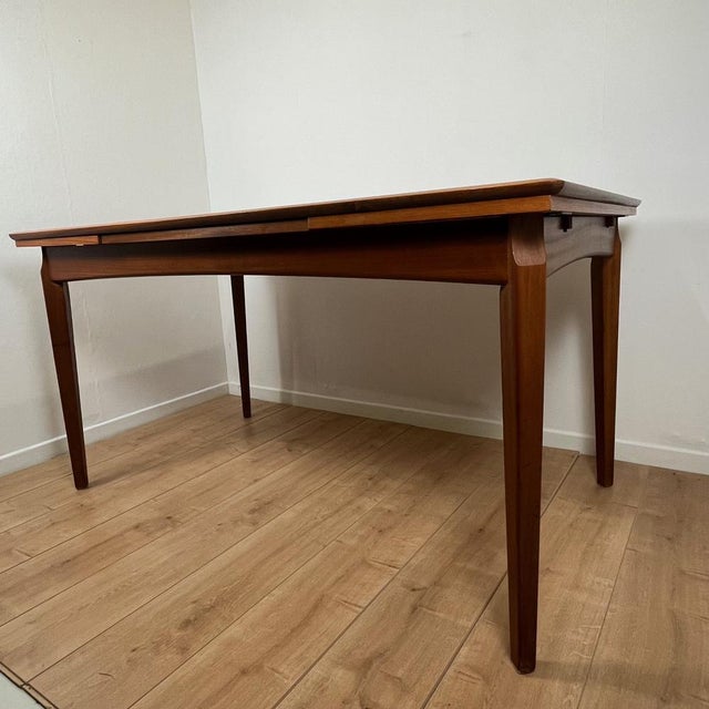 Mid-Century Modern Extendable Teak Dining Table by Ib Kofod-Larsen, 1950s For Sale - Image 9 of 18