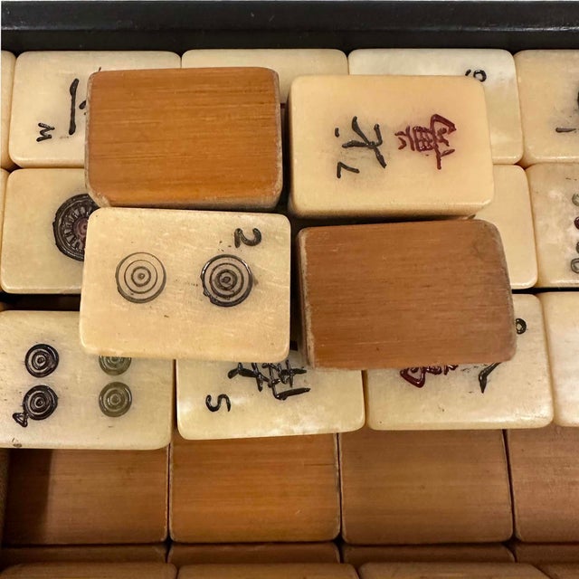 1960s Mid-20th Century Vintage Chinese Mah-Jong Game Set For Sale - Image 5 of 7