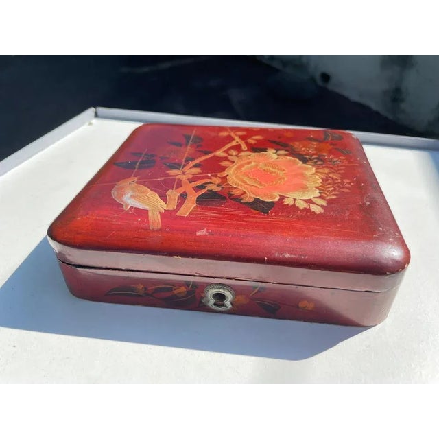 Japanese Hand-Painted and Lacquered Wooden Lidded Box, 1900s For Sale - Image 3 of 9
