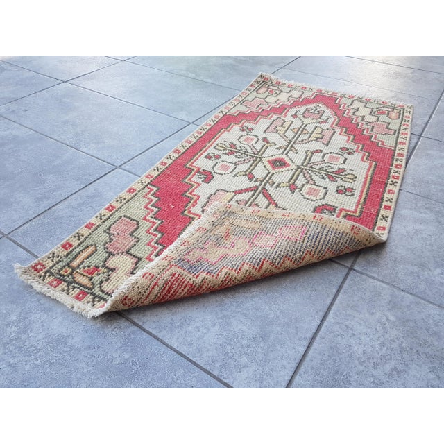 This is a vintage Turkish handwoven Anatolian OUSHAK rug. We collect Vintage rugs from Anatolia, which is the eastern part...