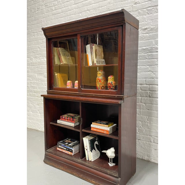 1910s Antique Oak Bookcase / China Cabinet by Danner Furniture, C. 1910s For Sale - Image 5 of 11