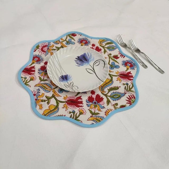 Modern Handmade Round Scalloped English Garden Placemats with Light Blue Trim - Set of 4 For Sale - Image 3 of 4
