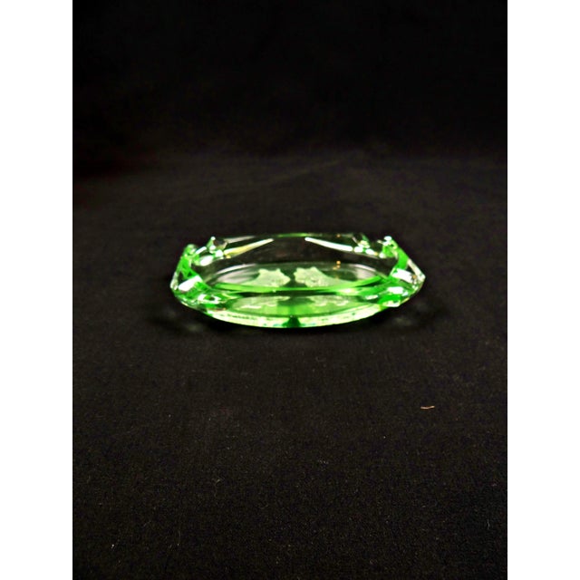 1950s Art Deco Style Ashtray in Uraline Glass, 1950s For Sale - Image 5 of 8