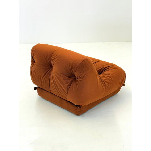 Mid-Century Modern Orange Nuvolone Armchair by Rino Maturi for Mimo Padova, 1970s For Sale - Image 3 of 9