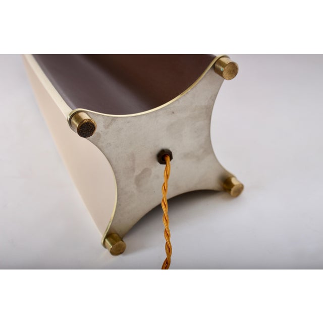 Mid-Century Modern 1950s Gerald Thurston Lightolier Porcelain "Fin" Table Lamp For Sale - Image 3 of 13