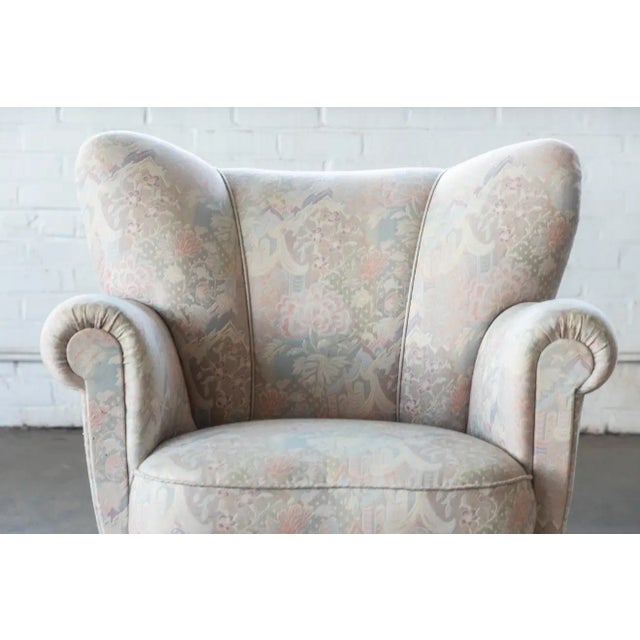Mid-Century Modern Danish 1940s Large Lounge Chair in Wool Fabric Fritz Hansen Style For Sale - Image 3 of 9