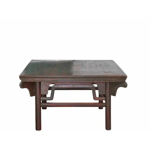 This antique square table shows smooth and elegant round legs, simple spandrels and straight stretchers, A nice refined...