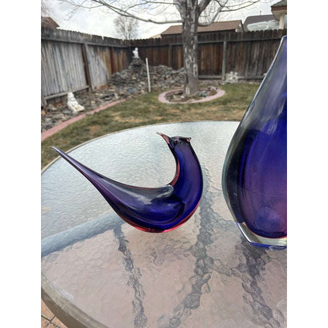 Mid-Century Modern Mid Century Murano Purple and Violet Consul Set With Large Vase and 2 Birds For Sale - Image 3 of 4