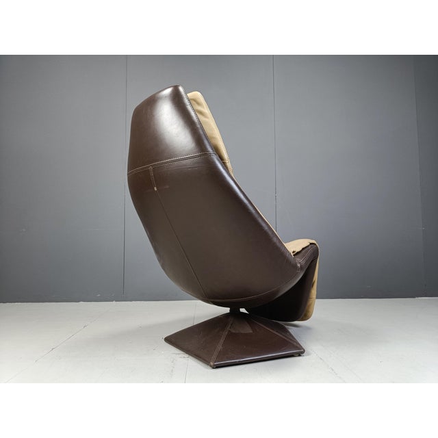 Beige Set of Vintage Leather Swivel Chair and Ottoman, 1970s For Sale - Image 8 of 11