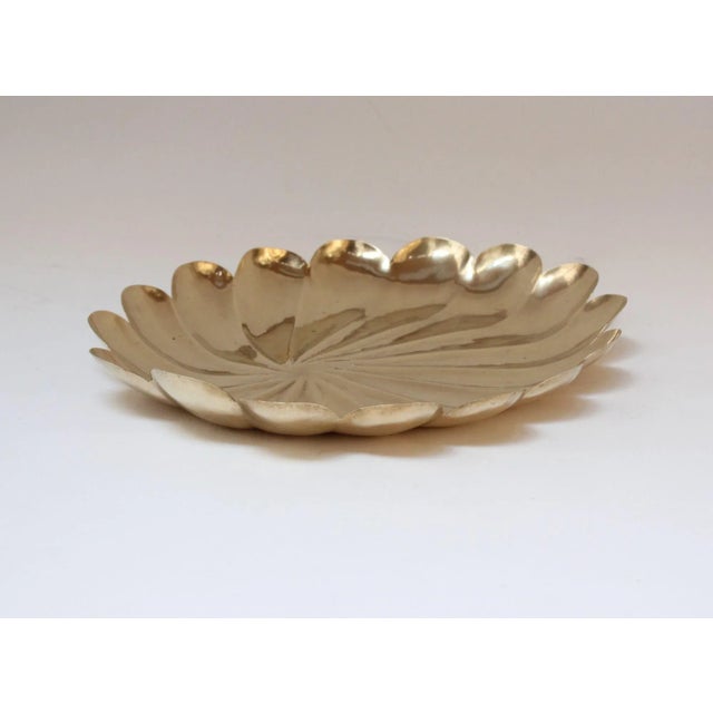 Vintage Italian Brass Scalloped Decorative Tray For Sale In New York - Image 6 of 12
