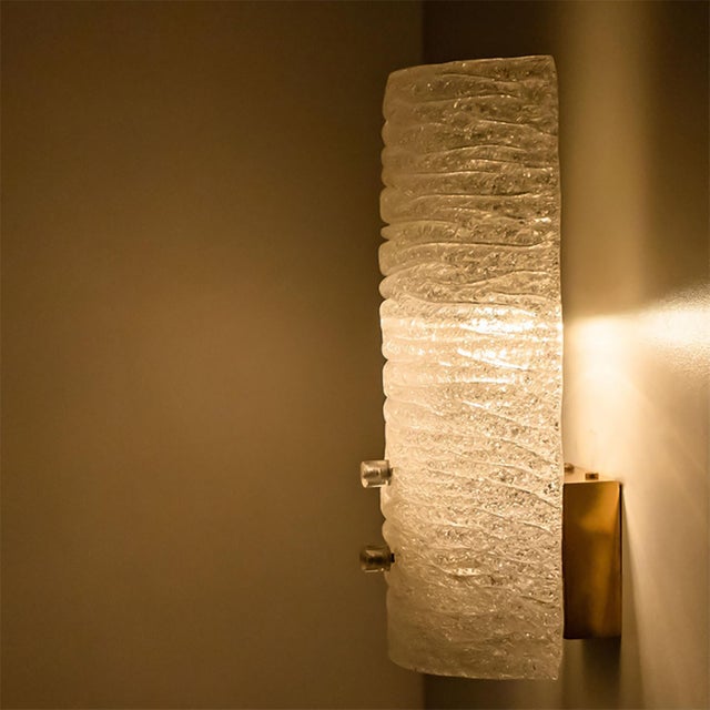 Ribbled Frosted Glass Brass Wall Light attributed to J. T. Kalmar for Kalmar, Austria, 1970s For Sale - Image 10 of 18
