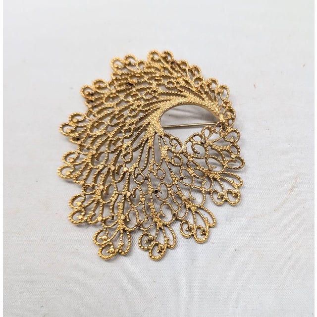 1960s Vintage 1966 Signed Monet Goldtone Filigree Brooch For Sale - Image 5 of 7