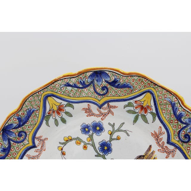French Circa 1870s French Faience Scalloped Edge Plate For Sale - Image 3 of 9