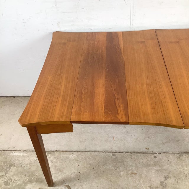 Drexel Vintage Mid-Century Console to Dining Table With Scalloped Top & Brass Sabots, 21”–78”, 1960s For Sale - Image 4 of 18