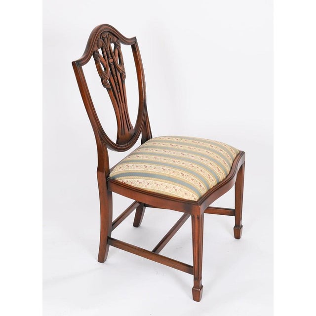 Vintage Mahogany Dining Table and Shield-Back Chairs, 20th Century, Set of 13 For Sale - Image 16 of 18