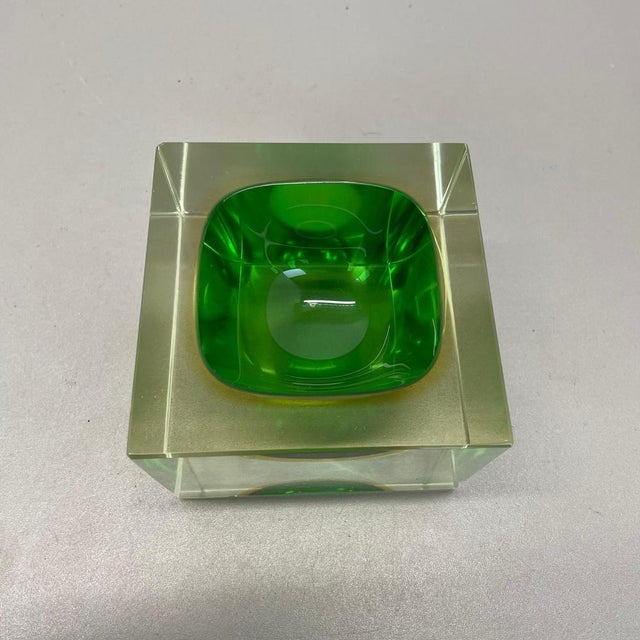 Gold Murano Green Glass Sommerso Block Cube Ashtray from Flavio Poli, Italy, 1970s For Sale - Image 8 of 18