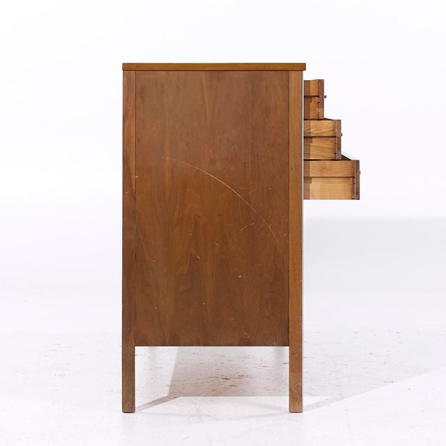 Calvin Furniture Paul McCobb for Calvin Linear Mid Century Walnut Credenza For Sale - Image 4 of 11